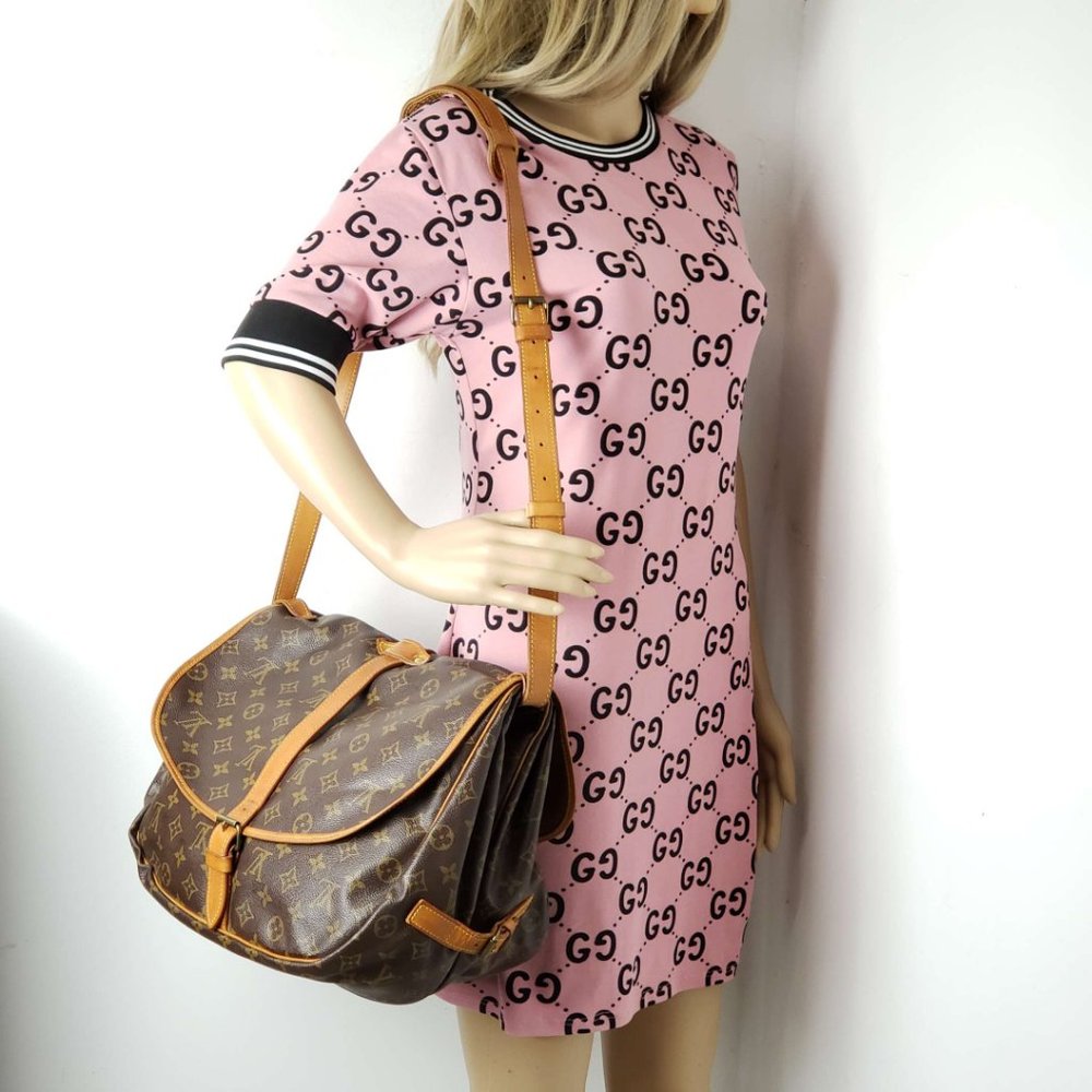 Louis Vuitton Saumur 35 Monogram Crossbody Bag - Picture 14 of 15